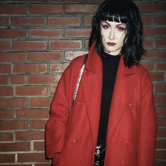 Meet your Posher, Isabela - Picture 1 of 1